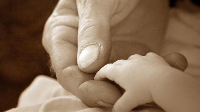 Η καθυστέρηση της πατρότητας μειώνει τη γονιμότητα;