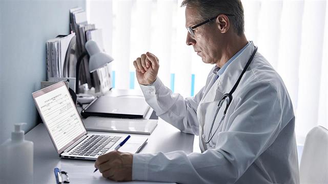 Αντιδρούν οι γιατροί στην προκαταβολική παρακράτηση του clawback από τον ΕΟΠΥΥ