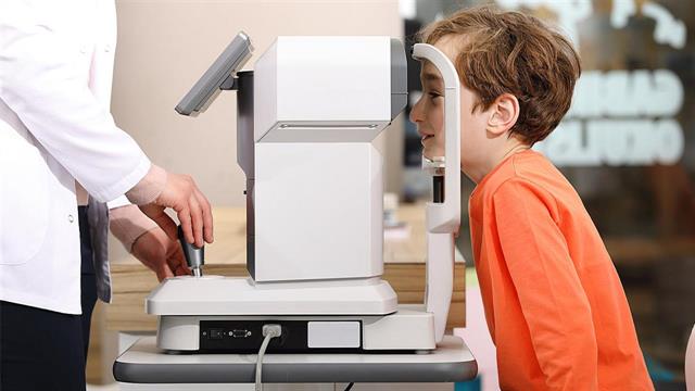 Παιδιά: Πως θα καταλάβετε αν έχουν πρόβλημα τα μάτια τους;