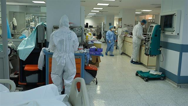 Η μάχη μας με την CoViD - Κατάθεση ψυχής από εννέα διευθυντές ΜΕΘ