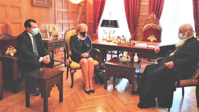 Ανεμβολίαστοι τρεις στους πέντε κληρικούς - Συνάντηση Ιερώνυμου με Πλεύρη - Γκάγκα