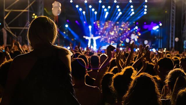 Σχεδόν κανονικότητα για εμβολιασμένους, ανακοινώνει την Τετάρτη ο Πλεύρης