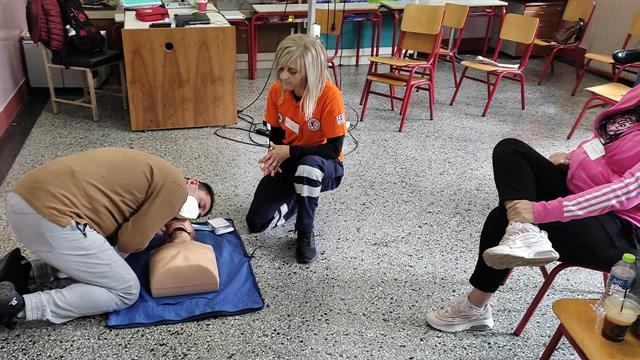 Εκπαιδευτικό σεμινάριο στις βασικές Πρώτες Βοήθειες και στην Καρδιοπνευμονική Αναζωογόνηση από τον Δήμο Νάουσας
