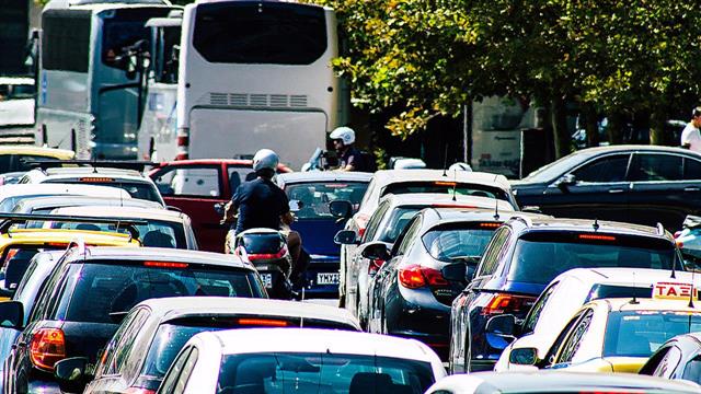 Ποια προϋπόθεση ισχύει για την είσοδο αυτοκινήτων με ασθενείς στο δακτύλιο