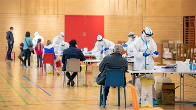 Βοηθήστε να γίνουν τα εμβόλια καλύτερα για όλους - Αναφέρετε τις ανεπιθύμητες ενέργειες [καμπάνια ΕΟΦ]