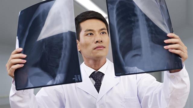 Σιγκαπούρη: Τέλος η δωρεάν περίθαλψη για τους ανεμβολίαστους