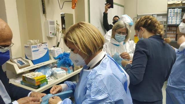 Εκτάκτως η Μίνα Γκάγκα στα νοσοκομεία της Θεσσαλονίκης