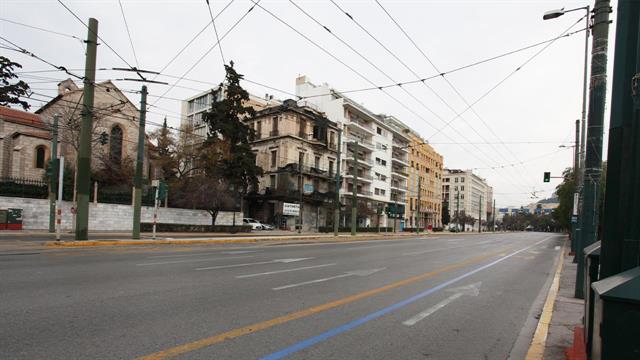 Ξένοι λοιμωξιολόγοι για την Όμικρον: Πόσο πιθανό είναι να γυρίσει την πανδημία από την αρχή