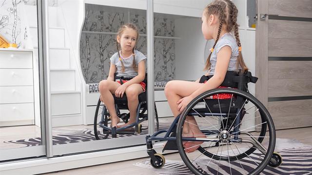 Ε.Σ.Α.μεΑ.: Παράλογη διάταξη κόβει το επίδομα σε τέκνα με βαριά αναπηρία