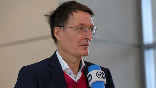 Γερμανία: Σε συναγερμό, ενόψει της παραλλαγής Όμικρον - Τι γίνεται με τους εμβολιασμούς των παιδιών