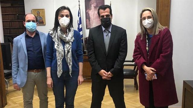 Συνάντηση του Υπουργού Υγείας Θάνου Πλεύρη με την πρόεδρο της Ένωσης πασχόντων Long-Covid