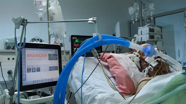 Ελλείψεις οξυγόνου στο Κρατικό Νίκαιας - Προβλήματα σε Ευαγγελισμό και Αττικόν