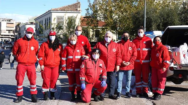 Ελληνικός Ερυθρός Σταυρός: Έκτακτη δράση υποστήριξης αστέγων στο κέντρο της Αθήνας λόγω ψύχους