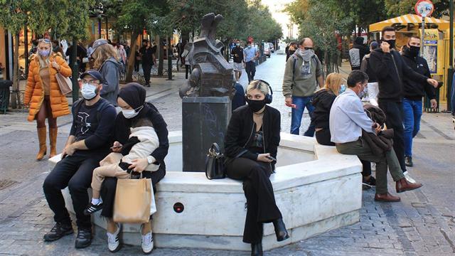 Απογείωση, με 50.126 νέες λοιμώξεις από κορωνοϊό - 61 + 2 ακόμη θάνατοι, 619 διασωληνωμένοι