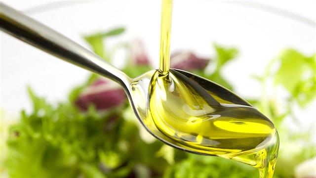 Λιγότερο από μια κουταλιά ελαιόλαδο την ημέρα μειώνει τον κίνδυνο θανάτου