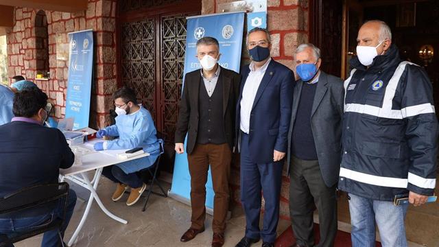 Περιφέρεια Αττικής: Αθρόα προσέλευση πολιτών για rapid tests στο Δήμο Παπάγου - Χολαργού