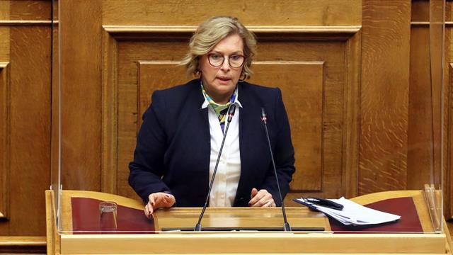 Μίνα Γκάγκα: Ανοικτό το ενδεχόμενο άρσης του ασυμβίβαστου στους γιατρούς του ΕΣΥ