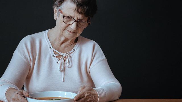 Γεροντική ανορεξία: Αιτίες που μειώνουν την όρεξη