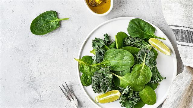 Πώς μπορούμε να λαμβάνουμε περισσότερη βιταμίνη Κ;