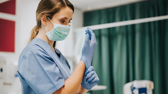 Γιατροί και νοσηλευτές πιστεύουν ότι ο ρόλος των νοσηλευτών άλλαξε σημαντικά την τελευταία δεκαετία