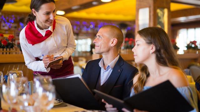 Στα μενού των εστιατορίων αναγράφονται και οι θερμίδες στη Βρετανία