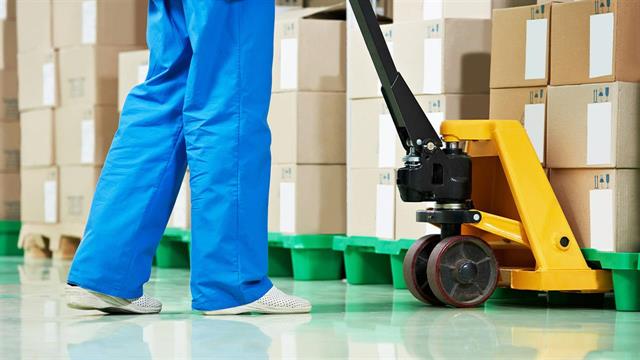 Φαρμακοβιομηχανίες αναζητούν μεταφορικές εταιρείες για να διαθέσουν φάρμακα στην Ουκρανία