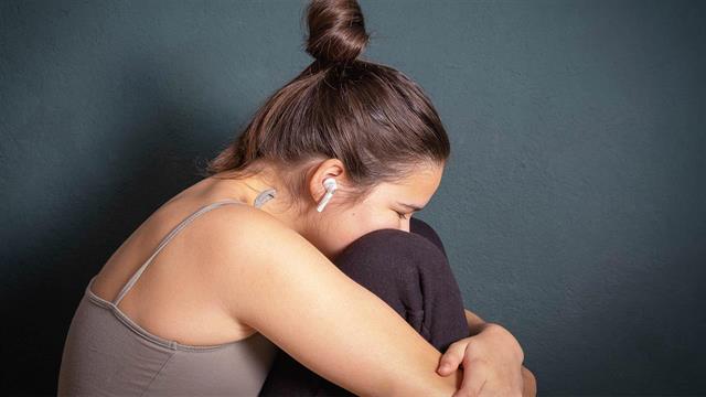 H ΕΨΕ για τη συνταγογράφηση εξετάσεων και φαρμάκων για τους ασθενείς με ψυχικές διαταραχές μόνο από δημόσιες δομές