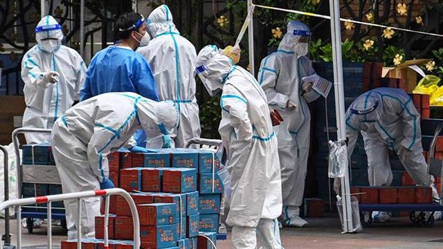 Τρίτη μέρα με ρεκόρ θανάτων στην Σανγκάη - Μαζικά τεστ στο Πεκίνο