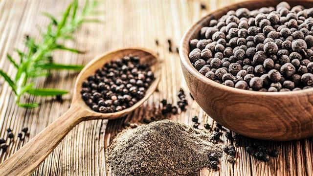 Μαύρο πιπέρι: Μας κάνει καλό;