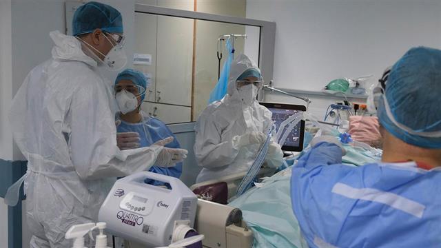 4.782 νέες λοιμώξεις από κορωνοϊό, 18+2 ακόμη θάνατοι, 180 διασωληνωμένοι