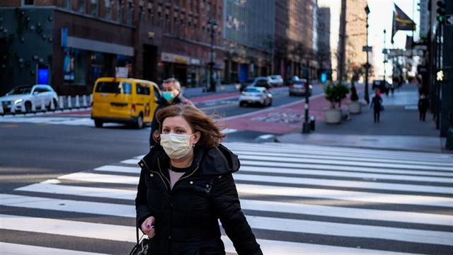 Covid-19: Μάσκες ξανά στη Νέα Υόρκη