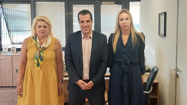 Επίσκεψη Πλεύρη στον ΕΟΠΥΥ - Ξεκινούν έλεγχοι σε συνταγές και πρωτόκολλα