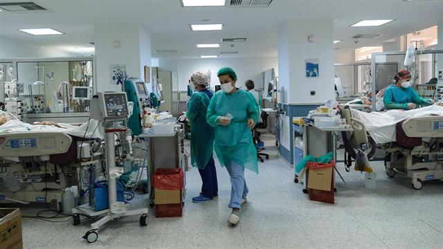 5.588 νέες λοιμώξεις από κορωνοϊό, 11+3 ακόμη θάνατοι, 149 διασωληνωμένοι