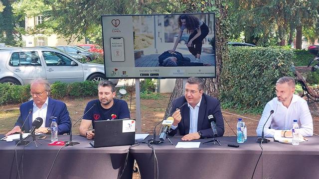 I Save Lives: Χρειάζονται μόνο δύο χέρια για να σωθεί μία ζωή