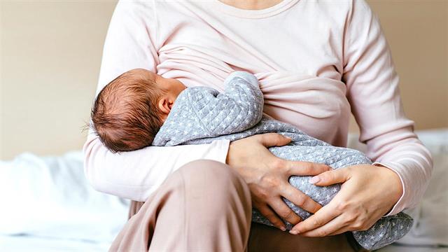 Ερευνα συνδέει τη διάρκεια του θηλασμού με την αντίληψη