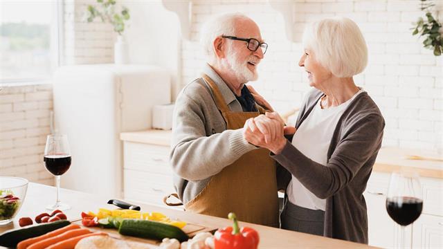 7 υγιεινές συνήθειες είναι πιθανό να μειώνουν τον κίνδυνο άνοιας σε ανθρώπους με υψηλό γενετικό κίνδυνο