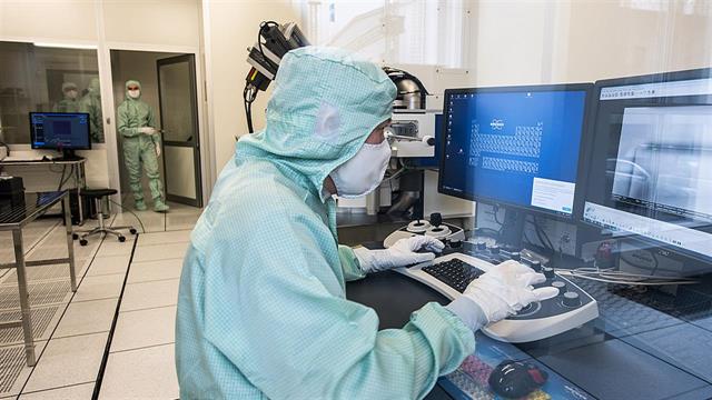 2.400 νέες λοιμώξεις από κορωνοϊό, 21+4  ακόμη θάνατοι, 130 διασωληνωμένοι