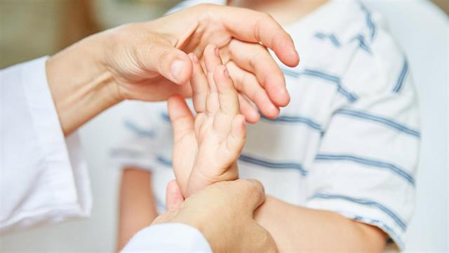 1 στα 1.000 παιδιά αναπτύσσει χρόνια αρθρίτιδα