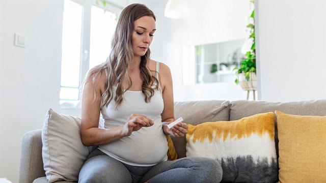 Η COVID-19 στην εγκυμοσύνη συνδέεται με νευροαναπτυξιακές διαταραχές στα μωρά