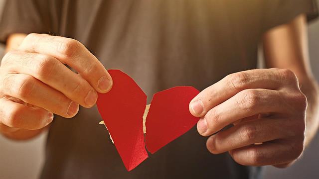 Σύνδρομο ραγισμένης καρδιάς: Εντοπίστηκαν αλλαγές σε περιοχές του εγκεφάλου που συνδέονται με τα συναισθήματα