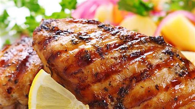 Κοτόπουλο ψητό με λεμόνι και σκόρδο