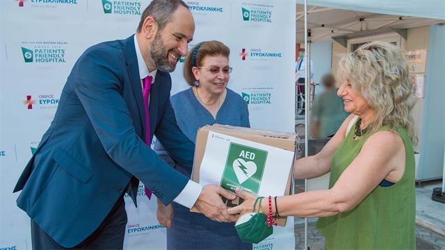 Όμιλος Ευρωκλινικής: Με αυτόματο απινιδωτή εξοπλίζεται ο Αρχαιολογικός Χώρος της Ακρόπολης