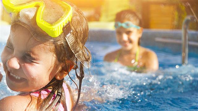 Μάτια: Οι κίνδυνοι στις πισίνες και στα υδάτινα πάρκα