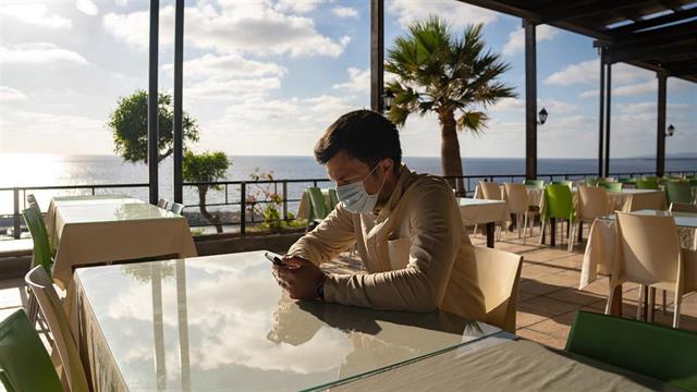 Κύπρος: Επανέρχεται το μέτρο της μάσκας σε εσωτερικούς χώρους