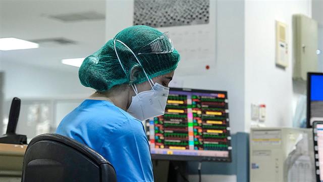 18.297 νέα κρούσματα, 3.812 επαναλοιμώξεις, 28+1 θάνατοι