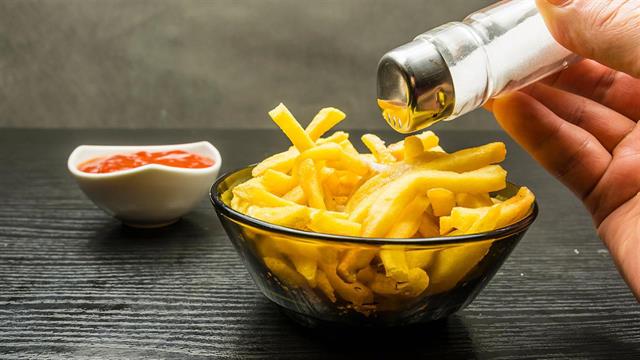 Περισσότερο αλάτι στο φαγητό, λιγότερα χρόνια ζωής