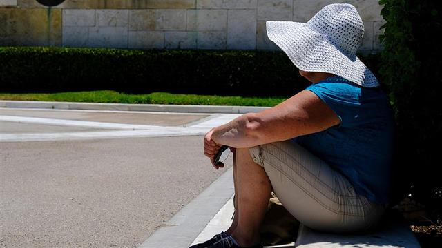 Τι πρέπει να κάνουν οι ευπαθείς ομάδες στον καύσωνα  - Γιατί κινδυνεύουν περισσότερο οι καρδιοπαθείς