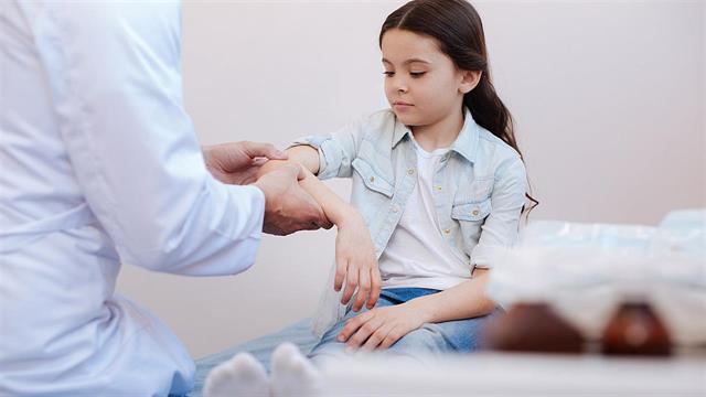 ΕΛ.Ε.ΑΝ.Α : Διαμαρτυρία για το τέλος της συνταγογράφησης για τους ανασφάλιστους από ιδιώτες γιατρούς