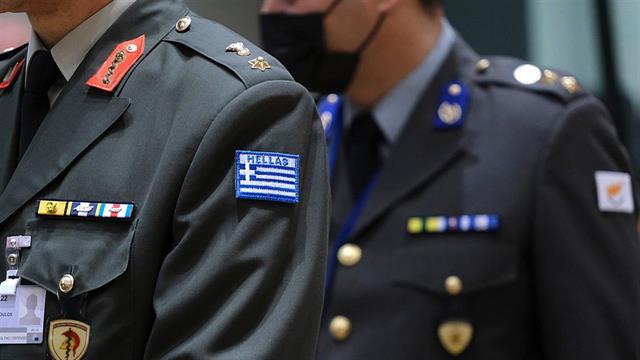 Στρατιωτικοί και ιατροί εργασίας μπορούν να συμβάλλονται ως προσωπικοί γιατροί [εγκύκλιος]