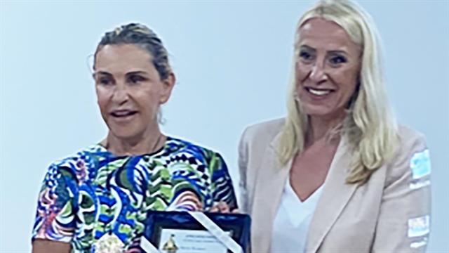 Η Ιουλία Τσέτη βραβεύθηκε από την Επιστημονική Επιτροπή του 8ου Διεθνούς Θερινού Πανεπιστημίου στο Καστελλόριζο